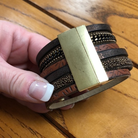 Strappy Leather Bracelet with Magnetic Closure - Picture 9 of 9